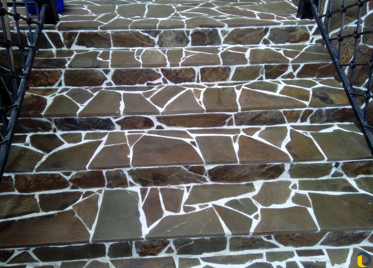 Укладка природного камня песчаник