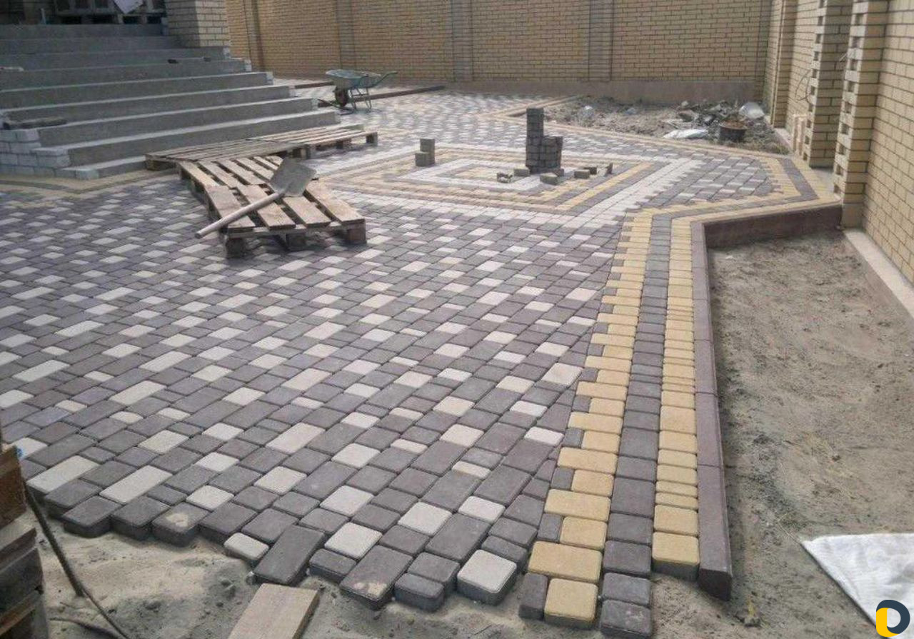 Укладка тротуарной плитки. Укладка брусчатки