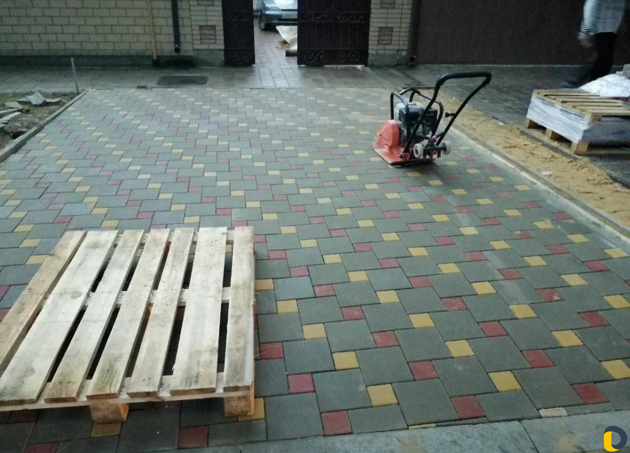 Укладка тротуарной плитки