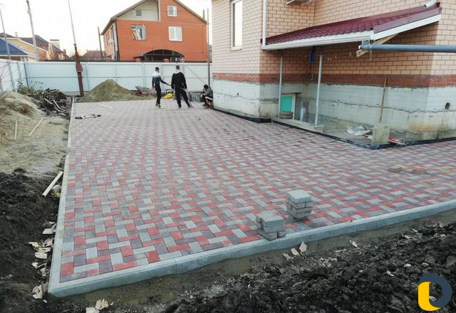 Укладка тротуарной плитки