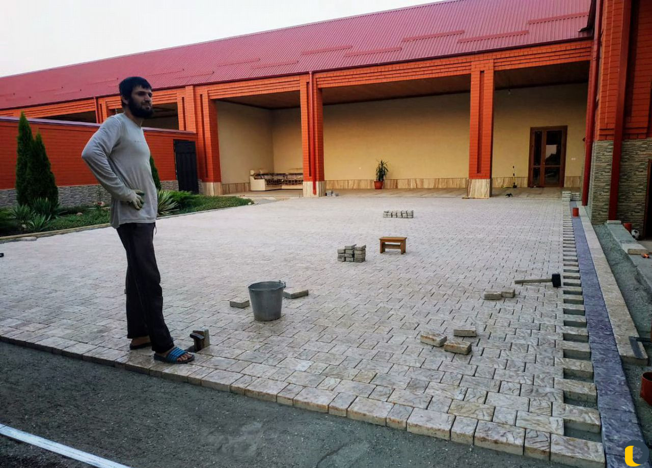 Укладка тротуарной плитки