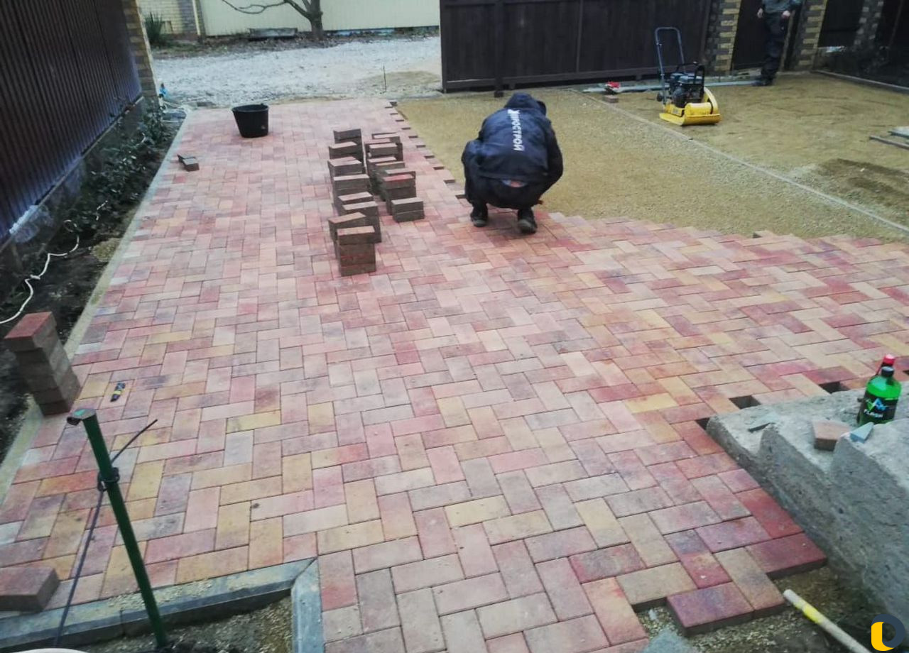 Укладка тротуарной плитки