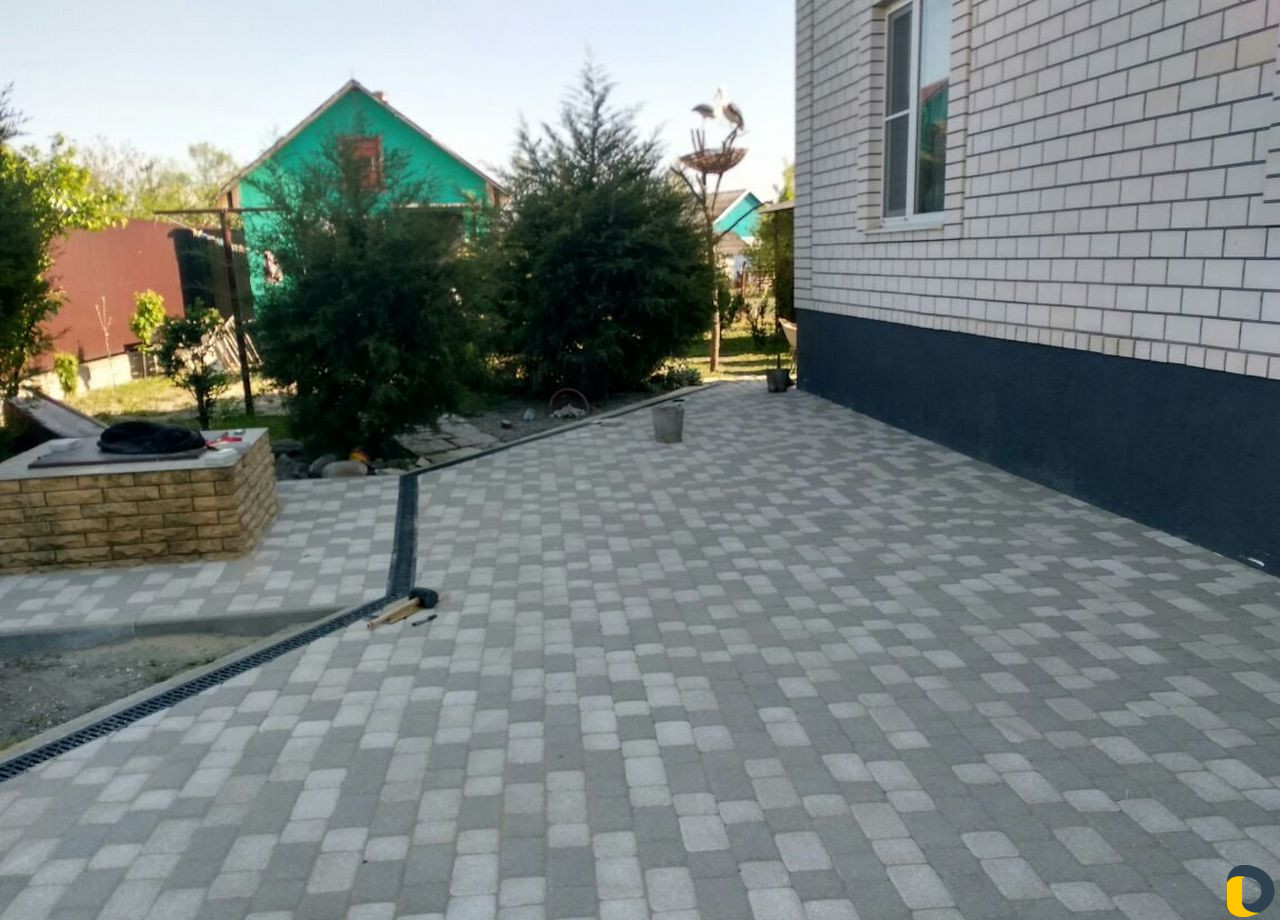 Укладка тротуарной плитки