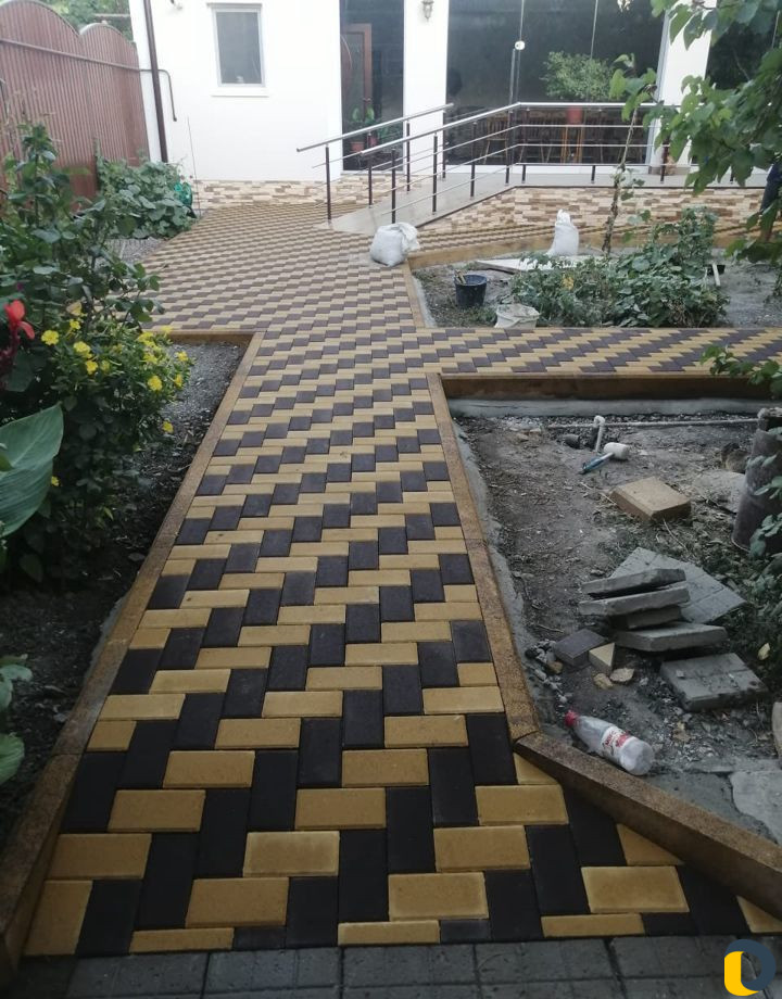 Укладка тротуарной плитки