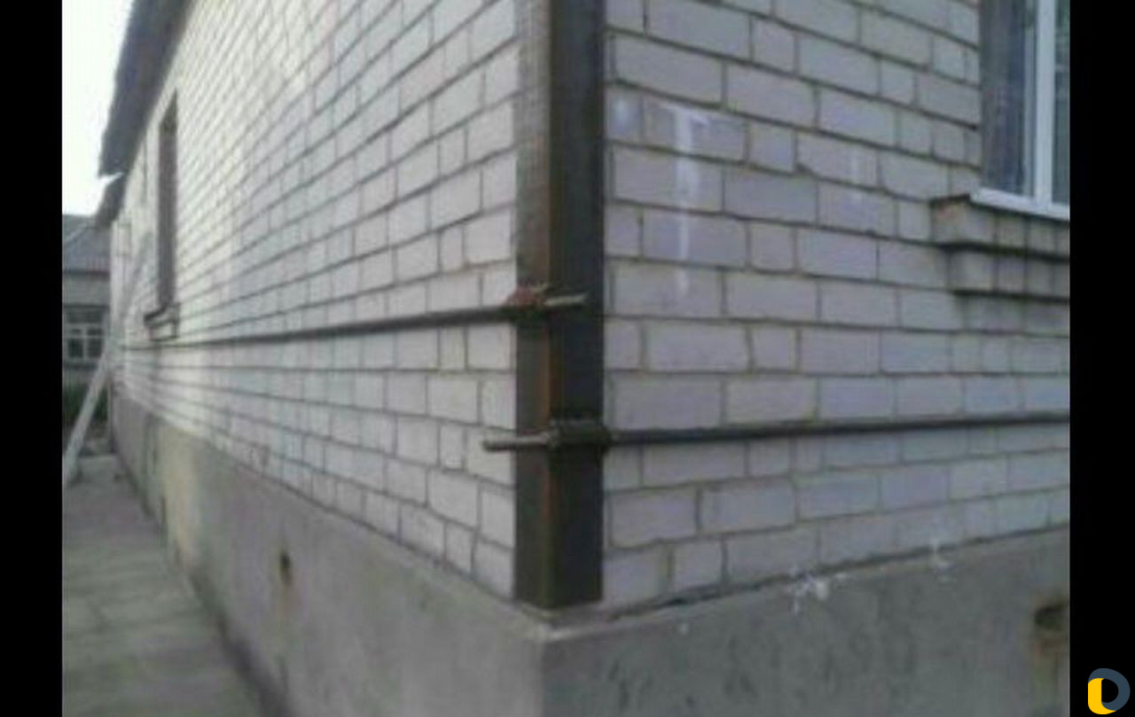 Укрепление,стяжка, покраска фундамента