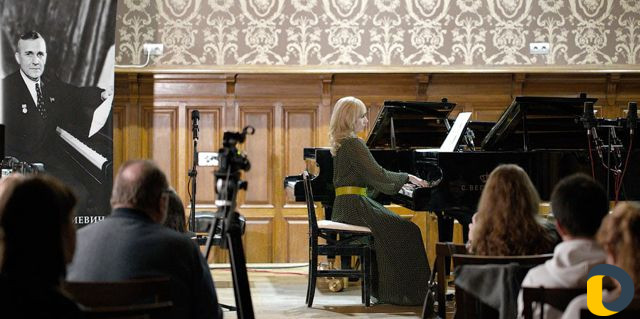 Уроки фортепиано и вокала.Дистанционно и очно