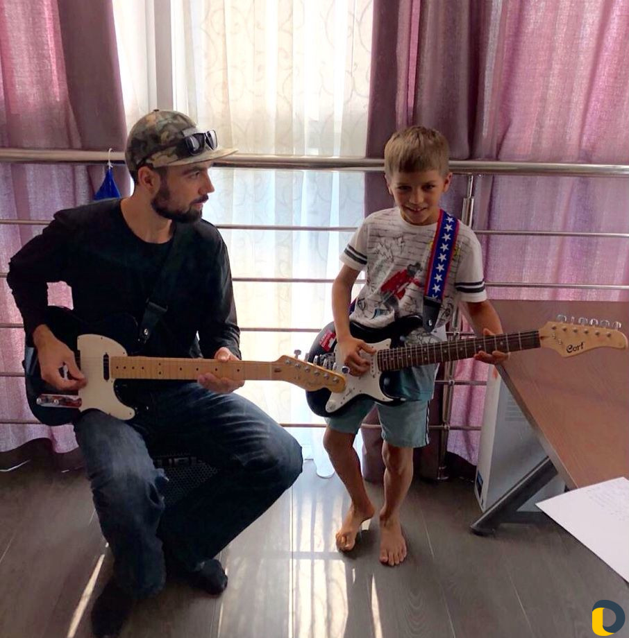 Уроки игры на гитаре, укулеле
