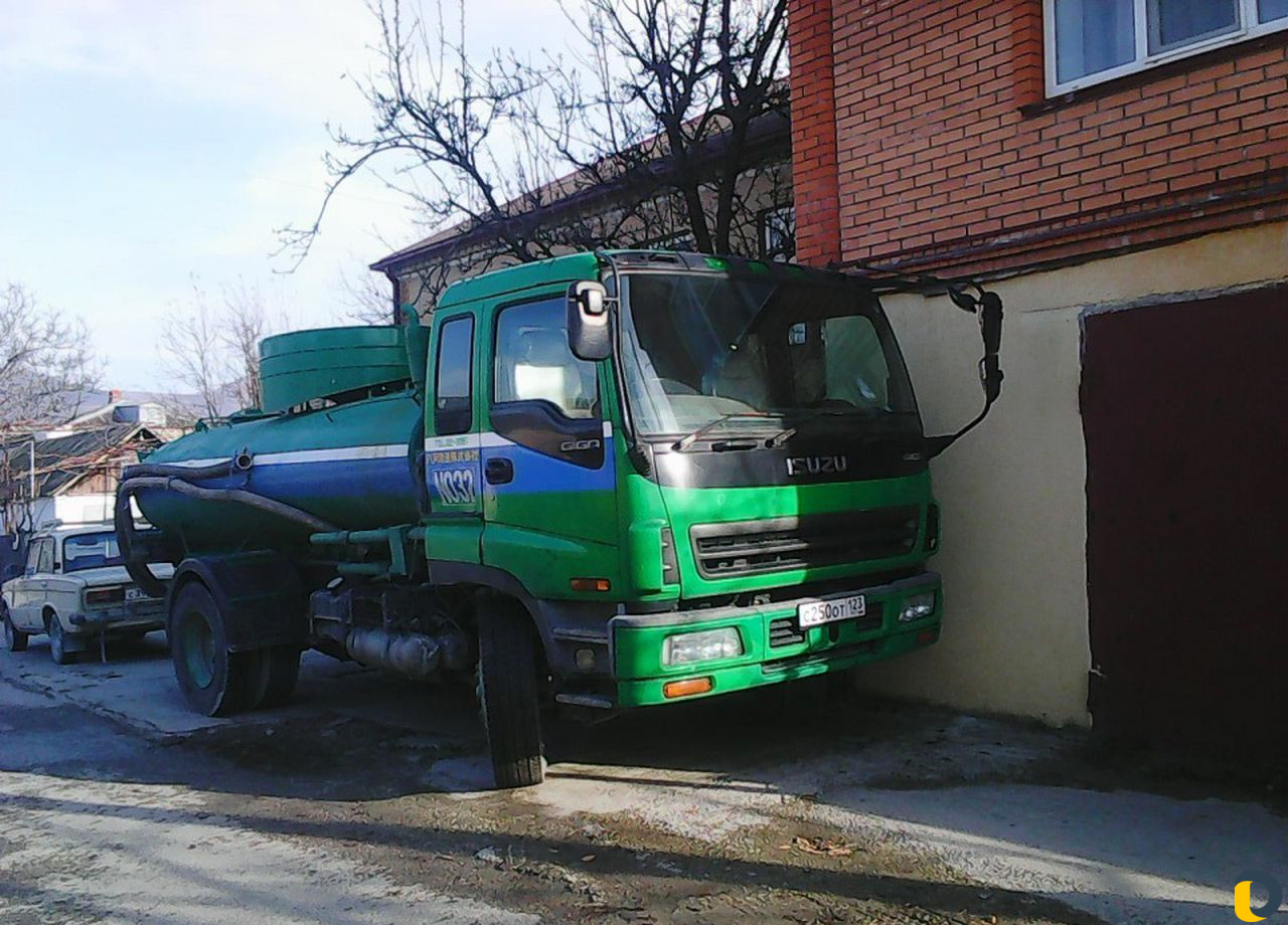 Услуги ассенизатора по откачке септиков