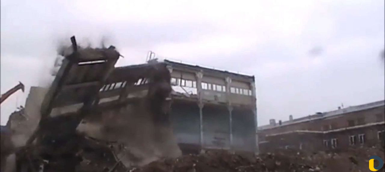 Услуги экскаватора снос демонтаж зданий. Крашеры