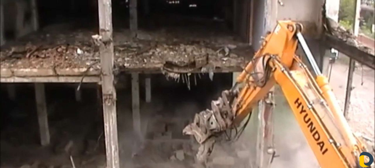 Услуги экскаватора снос демонтаж зданий. Крашеры