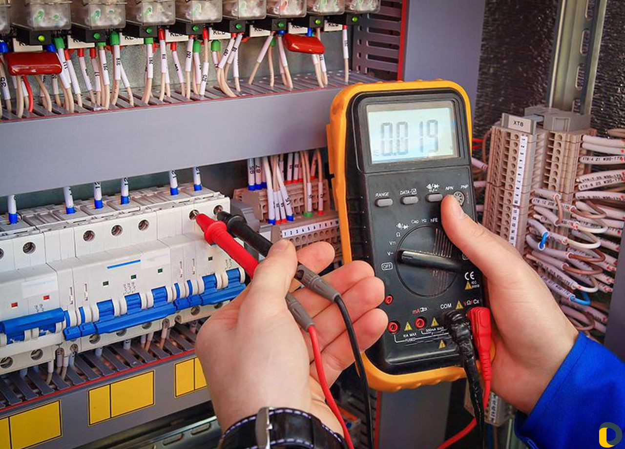 Услуги электрика любой сложности