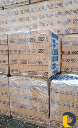 Услуги манипулятора,продажа кирпича и бетонные кол