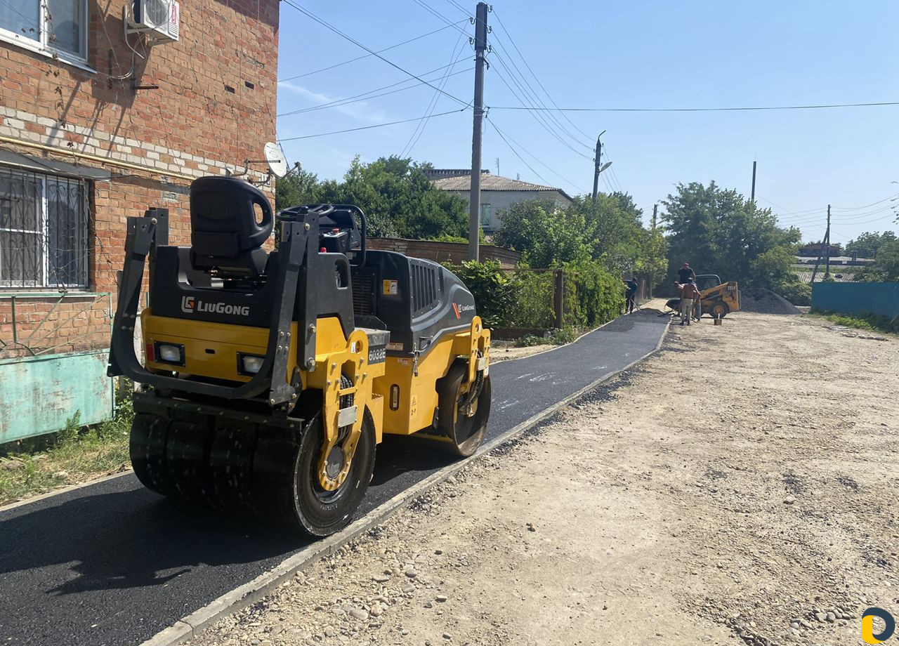 Услуги минипогрузчика Bob cat S590 и каток LiuGong