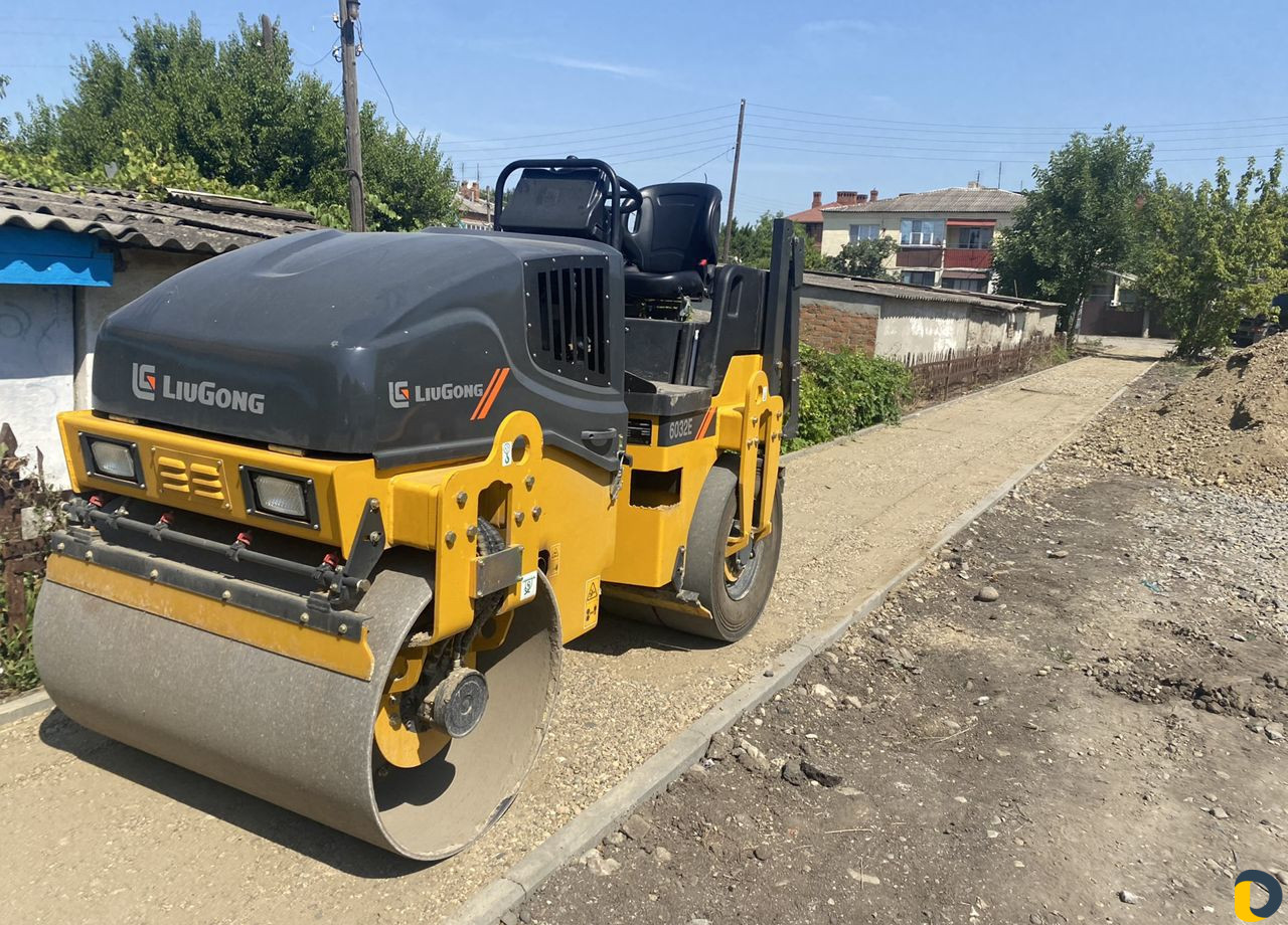 Услуги минипогрузчика Bob cat S590 и каток LiuGong