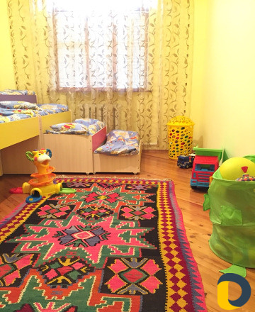 Услуги няни и почасовой присмотр за детьми.В частн