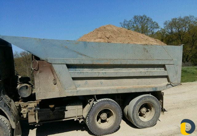 Услуги самосвала доставка строй материала керпича