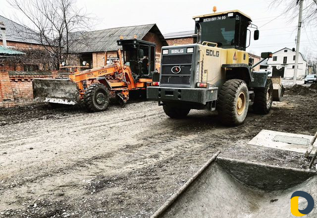 Услуги спецтехники уборка распил и прочее