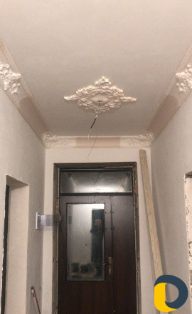 Установка гипсовых карнизов