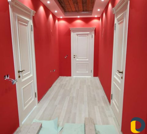Установка межкомнатных дверей, доборов и капителей