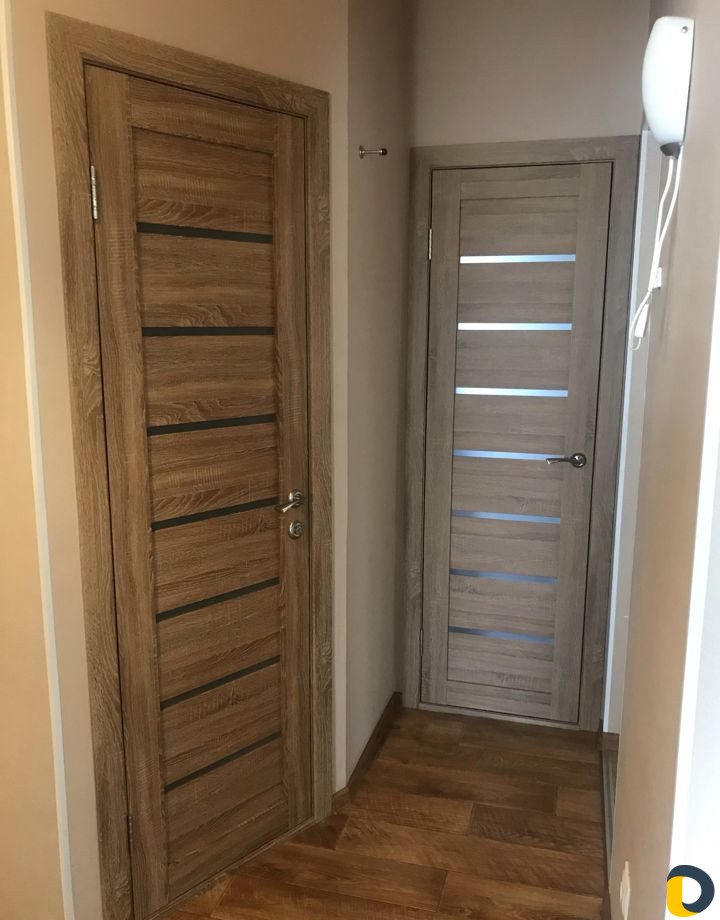 Установка межкомнатных дверей. Плинтус мдф. Фото