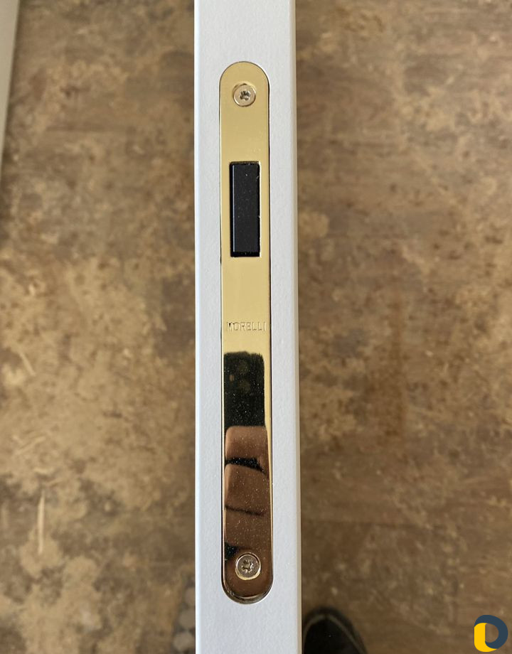 Установка межкомнатных дверей