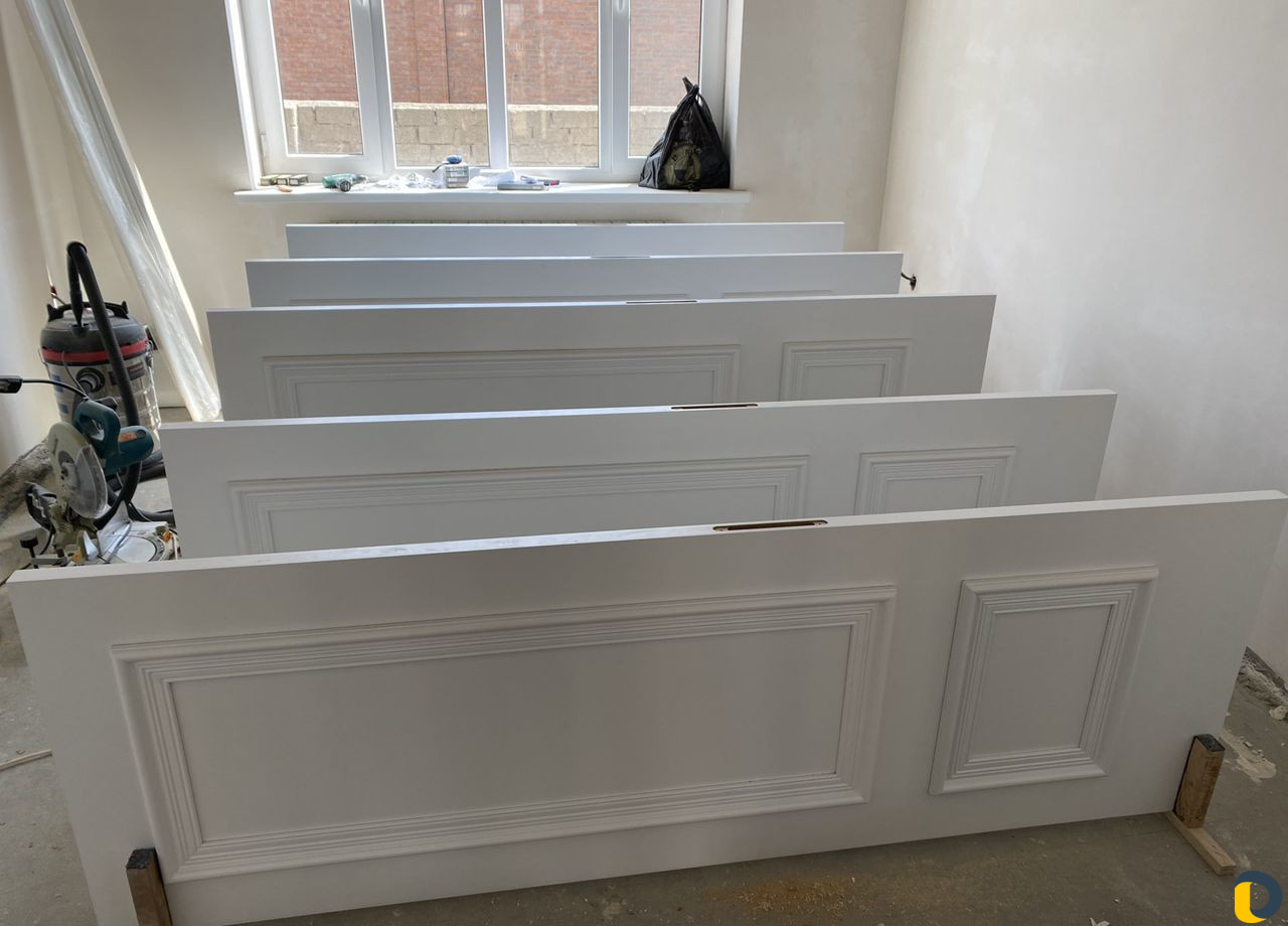 Установка межкомнатных дверей