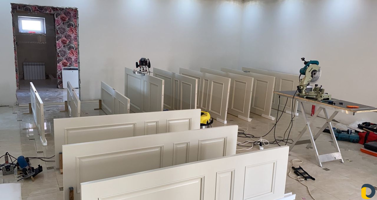 Установка межкомнатных дверей