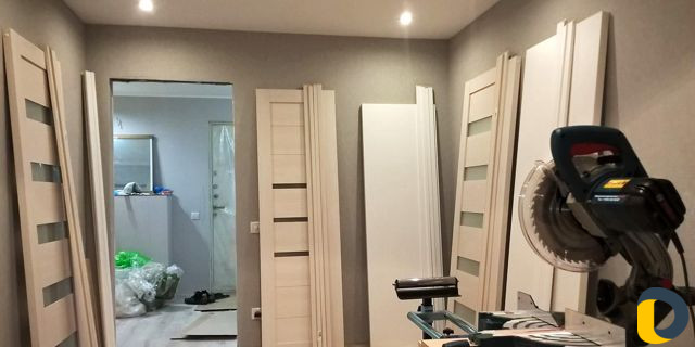 Установка межкомнатных дверей