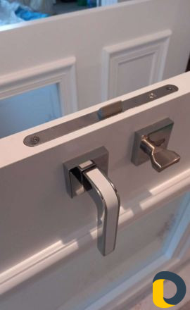 Установка межкомнатных дверей