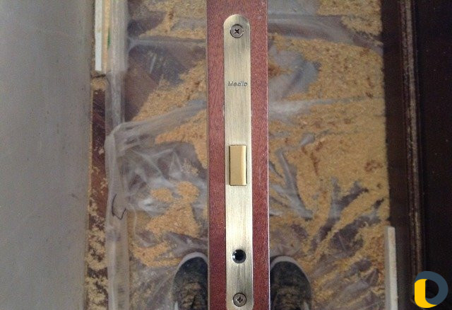 Установка межкомнатных дверей