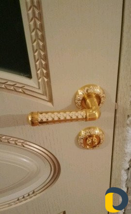 Установка межкомнатных дверей