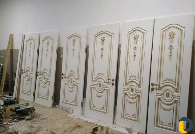 Установка межкомнатных дверей