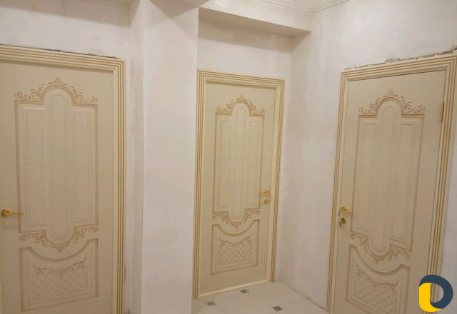 Установка межкомнатных дверей