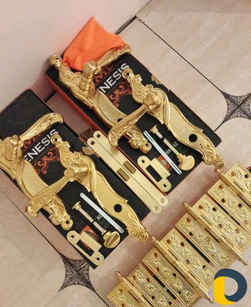 Установка межкомнатных дверей