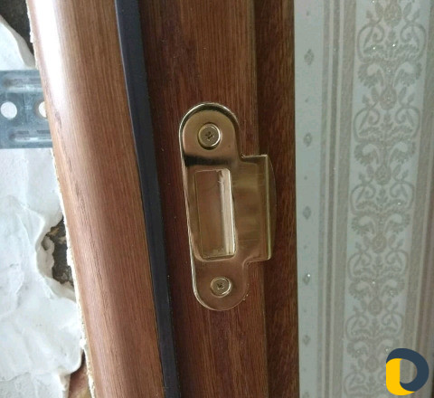 Установка межкомнатных дверей