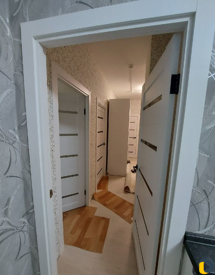Установка межкомнатных дверей