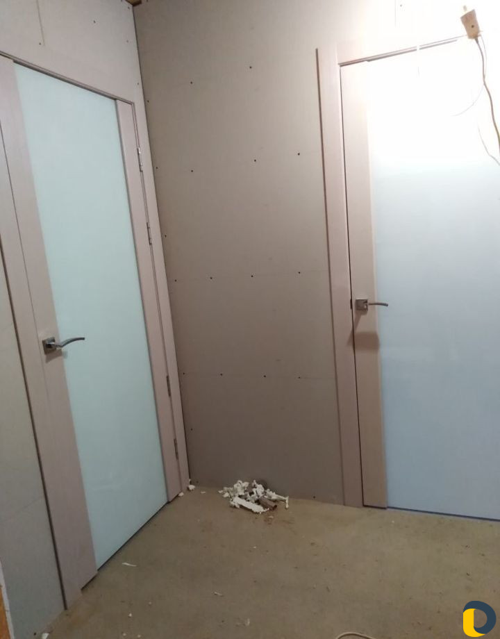 Установка межкомнатных дверей