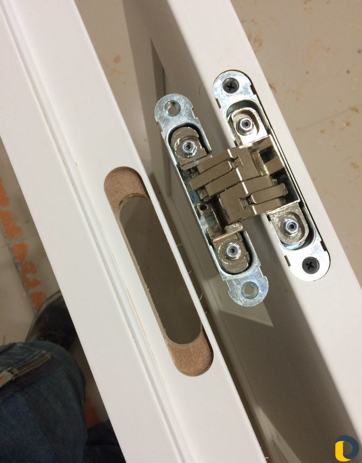 Установка межкомнатных дверей