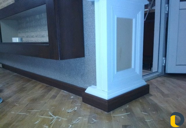 Установка: плинтусов, карнизов
