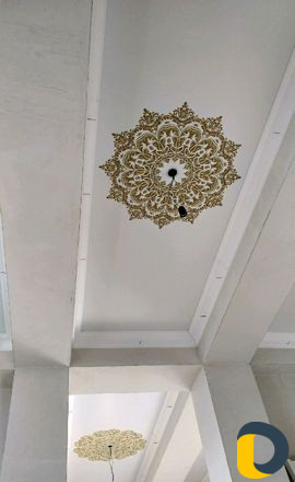 Установка потолочных карнизов