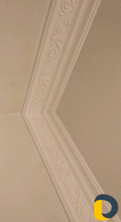 Установка потолочных карнизов