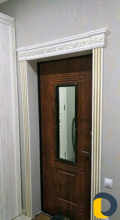 Установка потолочных карнизов