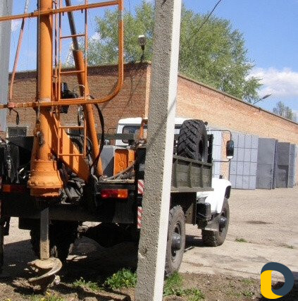 Установка столбов,бурение ям,бурение ям под заборн