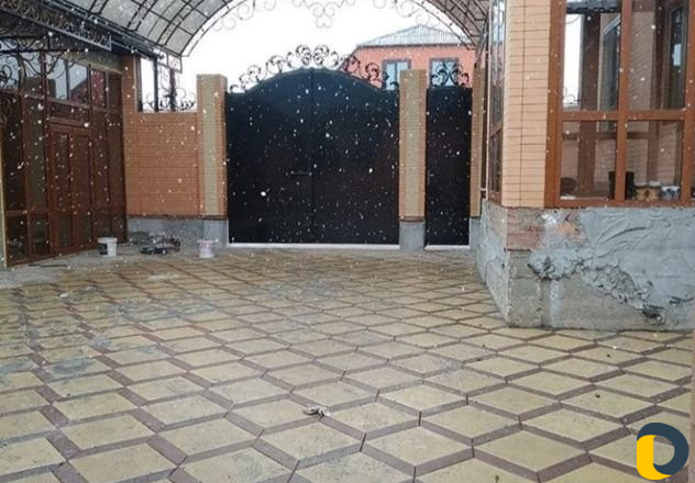 Установка тратуарной плитки