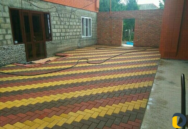 Установка тротуарной плитки