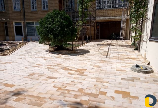 Установка тротуарной плитки