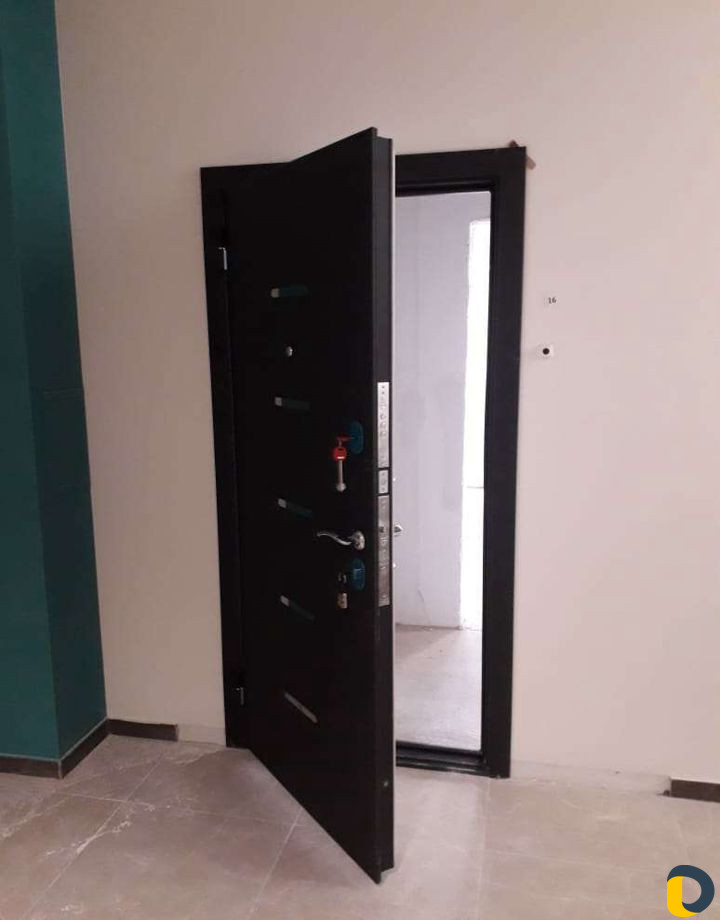 Установка входных дверей