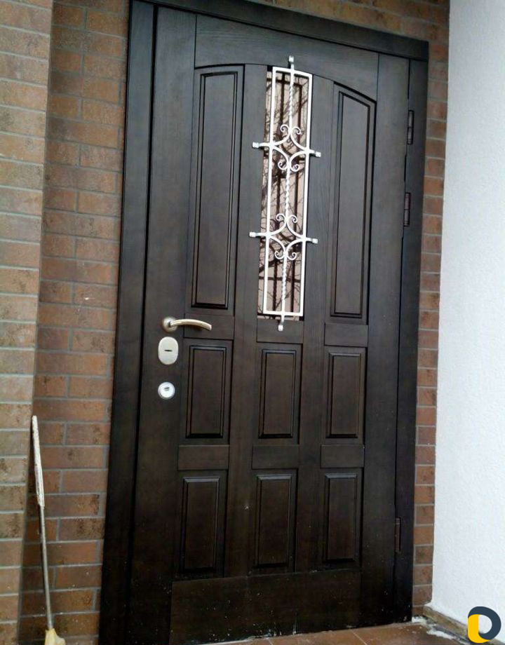 Установка входных дверей