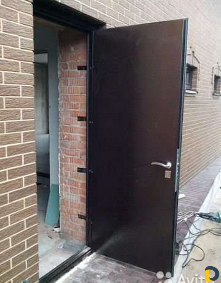 Установка входных дверей