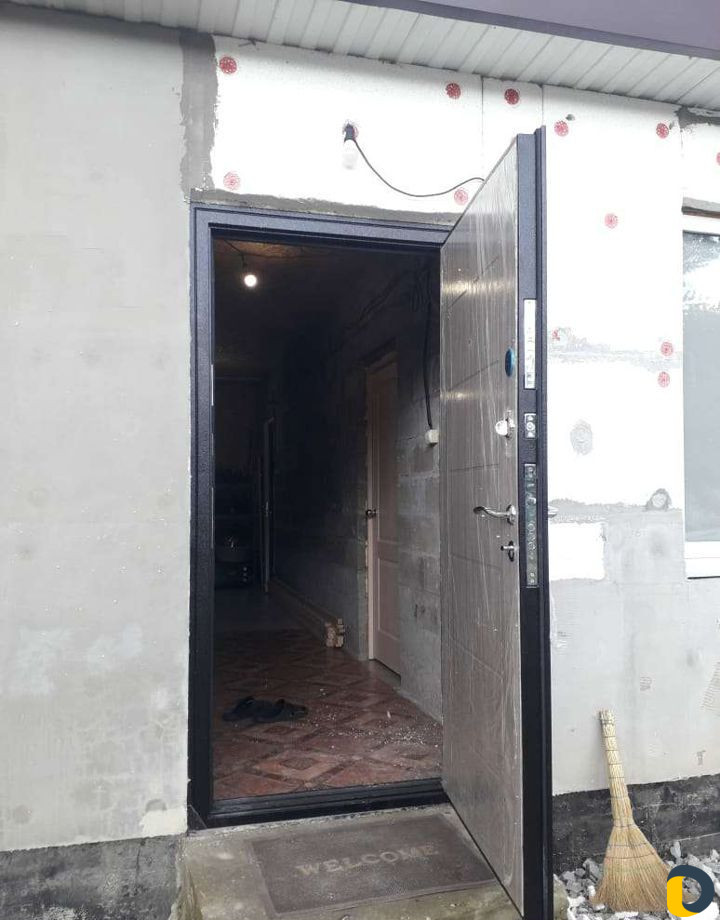 Установка входных дверей